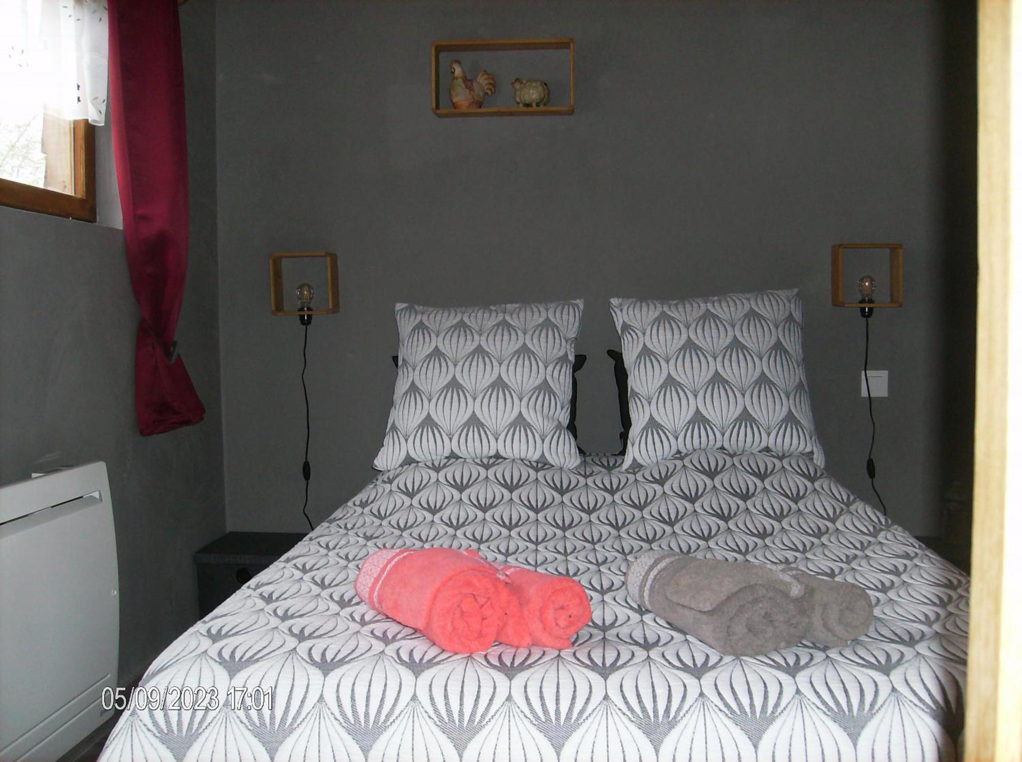 Chambres D'Hotes Sous Les Chenes Gondenans-Montby Exterior foto